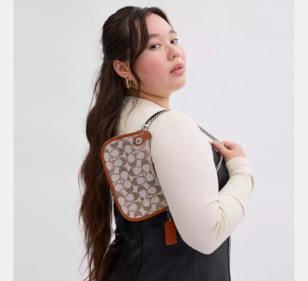 Swinger Bag 20 In Crystal Signature Jacquard